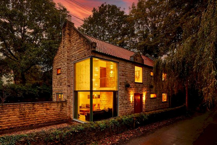 4 Bedroom Detached House For Sale In The Old Church Hall, Burghwallis, DN6