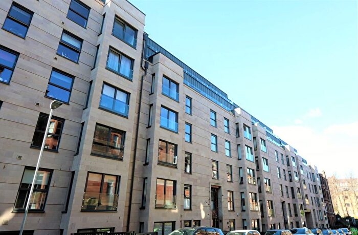 3 Bedroom Flat To Rent In Hyndland Avenue, Glasgow, Glasgow City, G11