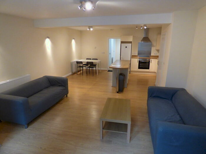 2 Bedroom Apartment To Rent In Victoria Road, Swindon, SN1