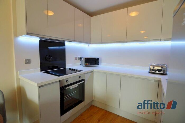 2 Bedroom Apartment To Rent In Romal Capital, Jesse Hartley Way, Liverpool, L3