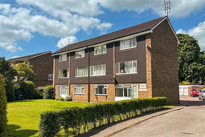 2 Bedroom Flat To Rent In Timber Court, North Parade, Horsham, West Sussex, RH12