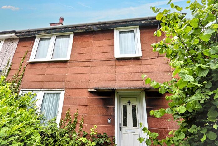 3 Bedroom Semi Detached House For Sale In Wythburn Road, Chesterfield, Derbyshire, S41