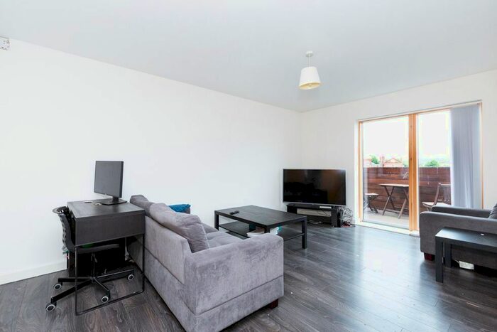 3 Bedroom Flat To Rent In New Clocktower Place, London, N7