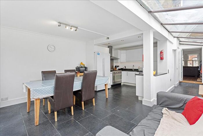 4 Bedroom Property For Sale In Claxton Grove, Hammersmith, London, W6