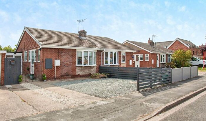 3 Bedroom Semi-Detached Bungalow For Sale In Willow Garth, Eastrington, Goole, DN14