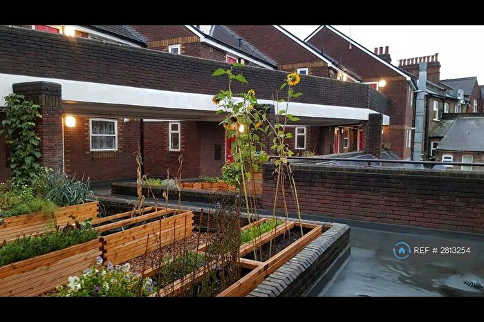 2 Bedroom Flat To Rent In Park Avenue, London, NW2