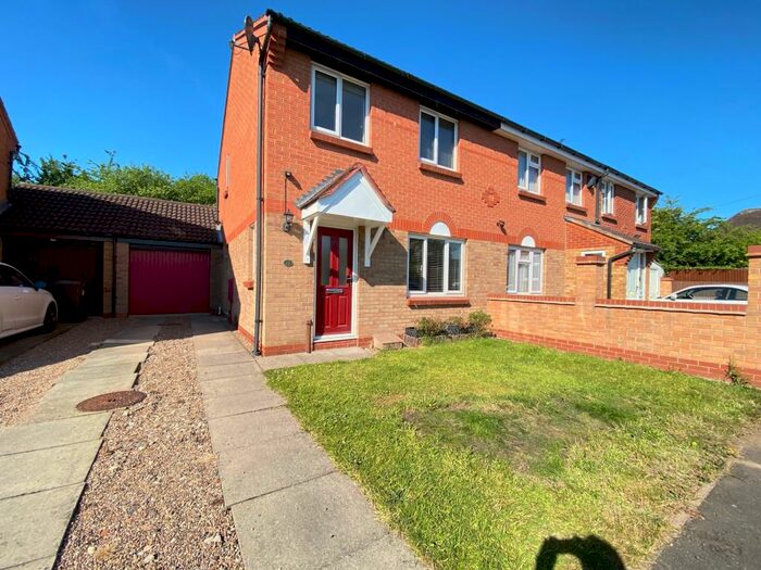 3 Bedroom Semi-Detached House To Rent In Lowther Way, Loughborough, LE11