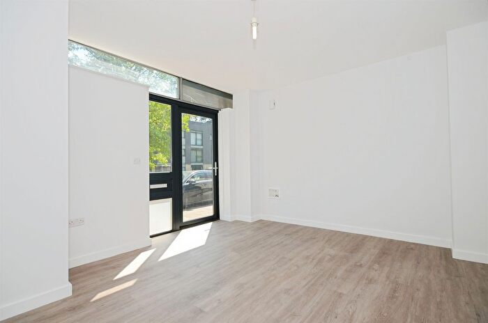 1 Bedroom Flat For Sale In Newsom Place, St. Albans, AL1