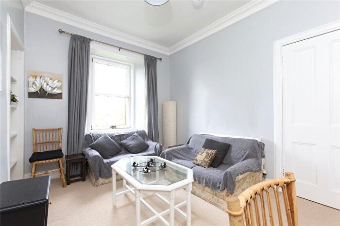 2 Bedroom Flat To Rent In Upper Grove Place, Edinburgh, EH3