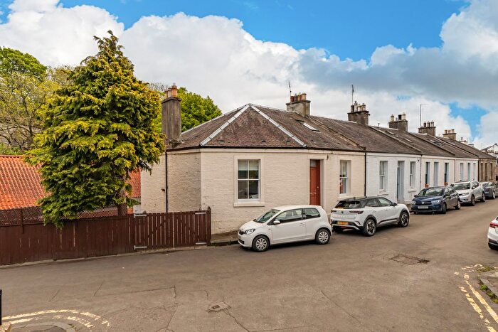 2 Bedroom End Terrace House For Sale In Coltbridge Avenue, Edinburgh, EH12