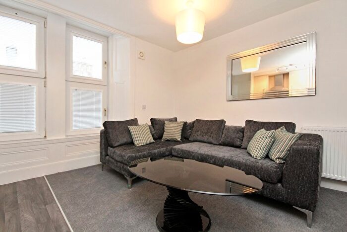 3 Bedroom Flat To Rent In Baldovan Terrace, Dundee, DD4