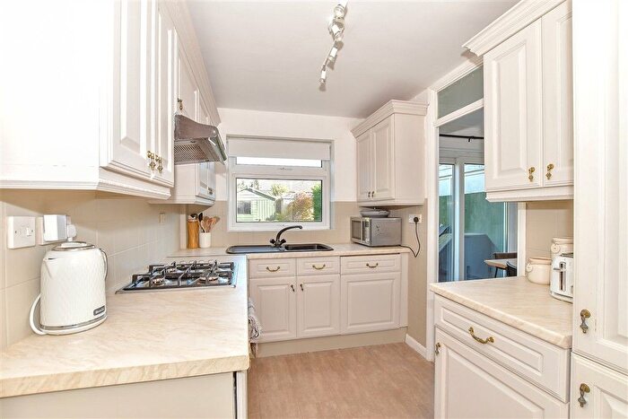 3 Bedroom Semi-detached House For Sale In Molescroft Way, Tonbridge, Kent, TN9