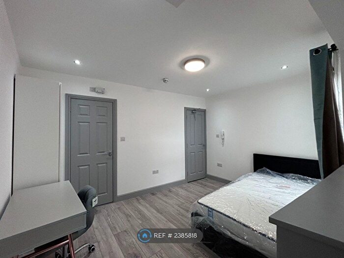 Studio To Rent In London, London, W5