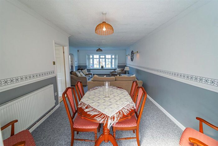 4 Bedroom Detached House For Sale In St. Andrews Close, Mayals, Swansea, SA3