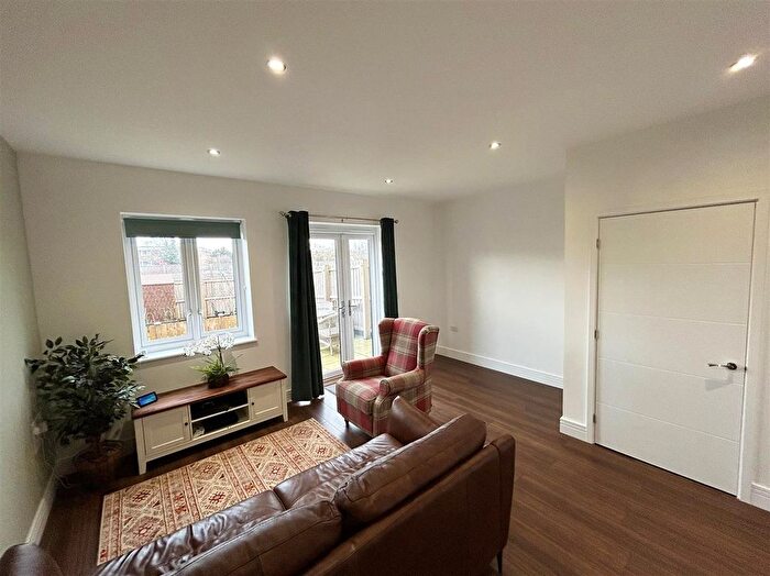 2 Bedroom End Of Terrace House To Rent In Mill Way, Selby, YO8