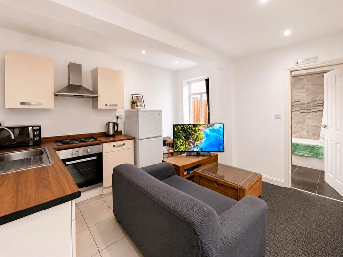 1 Bedroom Flat To Rent In Westbury Road, Leicester, LE2