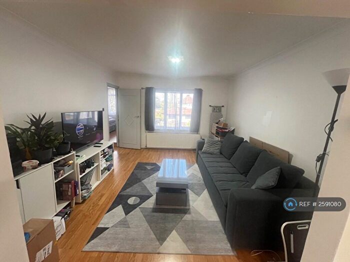 1 Bedroom Flat To Rent In Colindeep Lane, Hendon London, NW4