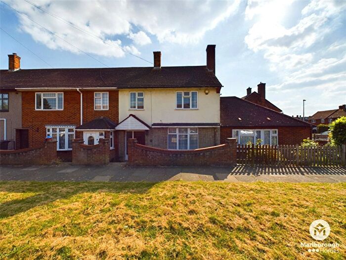 3 Bedroom End Terrace House For Sale In Manford Cross, Hainault, Ilford, Essex, IG7