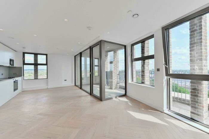 3 Bedroom Flat To Rent In Neasden, Neasden, London, NW10