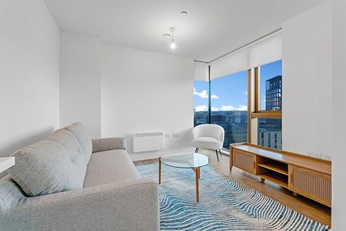 2 Bedroom Apartment To Rent In South Central, B5