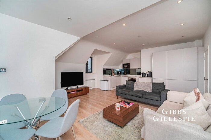 3 Bedroom Flat To Rent In Gunnersbury Avenue, London, W5