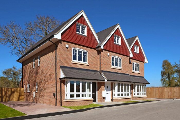 4 Bedroom End Of Terrace House To Rent In Berry Drive, Farnham Royal, SL2