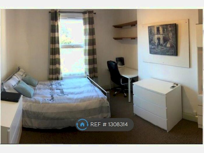 5 Bedroom End Of Terrace House To Rent In Gulson Road, Coventry CV1