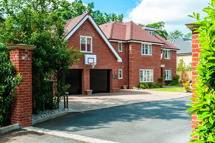 6 Bedroom Detached House For Sale In The Spinney, Gerrards Cross, SL9