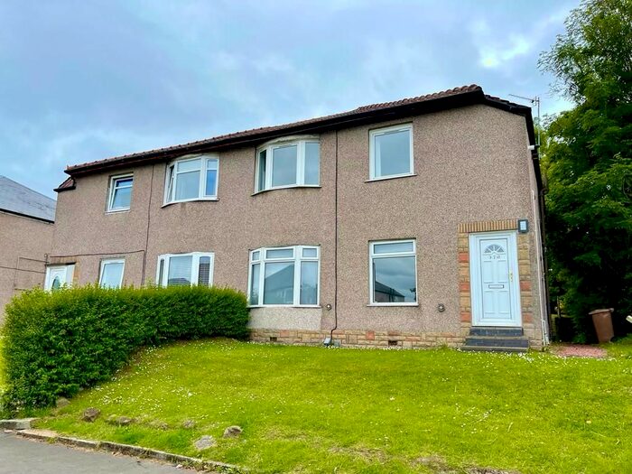 3 Bedroom Flat To Rent In Castlemilk Road, Croftfoot, Glasgow, G44