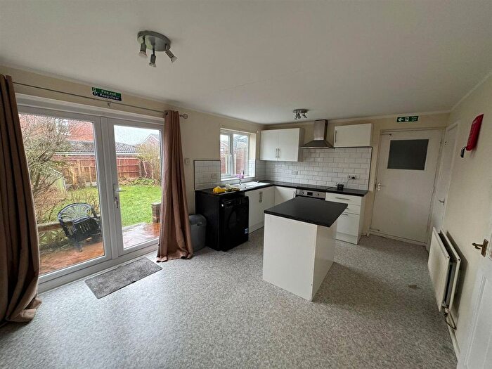 3 Bedroom Property To Rent In Hednesford Road, Heath Hayes, Cannock, WS12