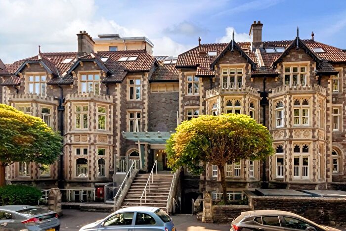 2 Bedroom Flat For Sale In Elmdale Road, Tyndalls Park, Bristol, BS8