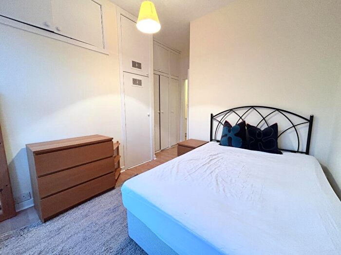 1 Bedroom Flat To Rent In Kildonan Drive, Thornwood, Glasgow, G11