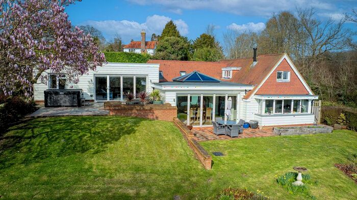 4 Bedroom Detached House For Sale In Rye Road, Wittersham, TN30