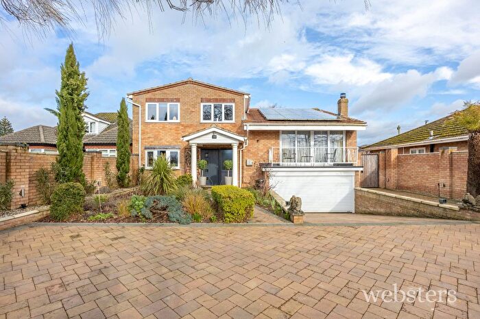 3 Bedroom Detached House For Sale In Taverham Road, Taverham, NR8
