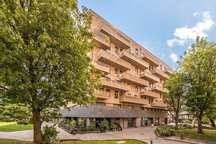 1 Bedroom Flat For Sale In Bollo Bridge Road, Acton, W3