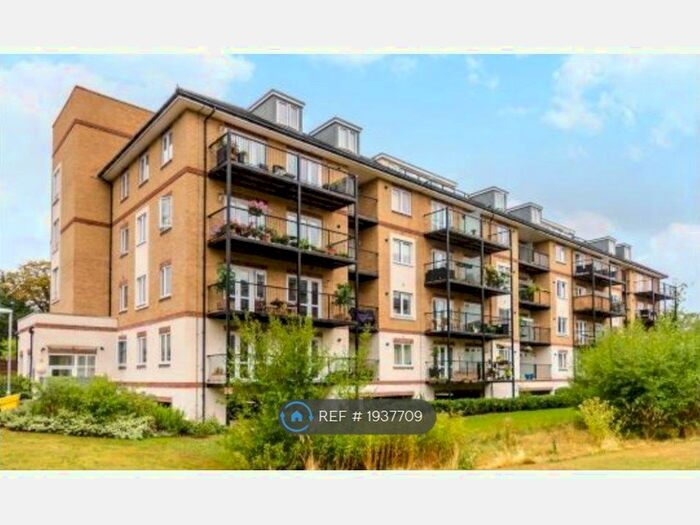 1 Bedroom Flat To Rent In Radcliffe House, London, SE20
