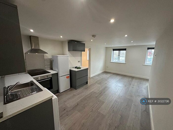 1 Bedroom Flat To Rent In Princes Way, Bletchley, Milton Keynes, MK2