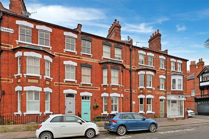 2 Bedroom Flat For Sale In Station Road, Henley-On-Thames, Oxfordshire, RG9