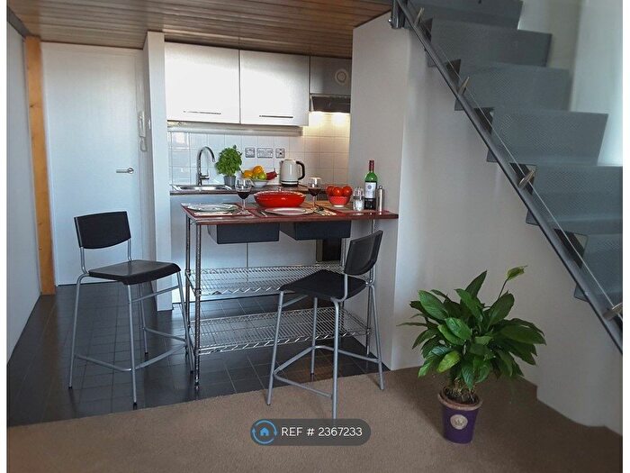 1 Bedroom Flat To Rent In Manhattan Building, London, E3