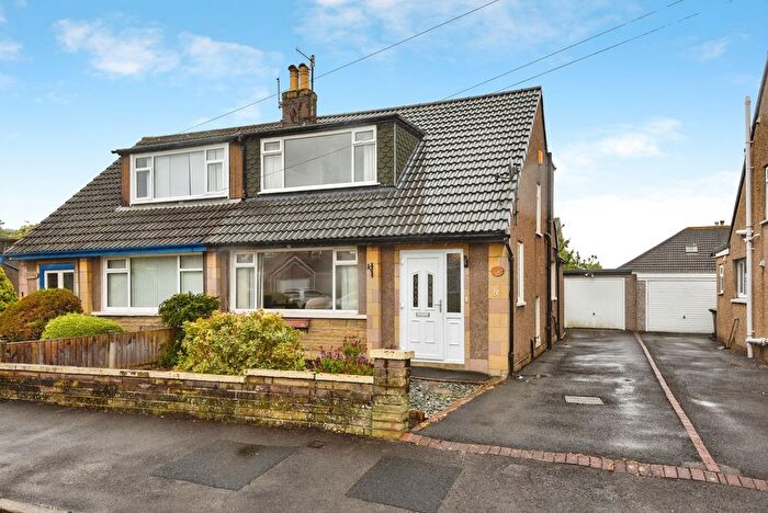 3 Bedroom Bungalow For Sale In Warwick Avenue, Morecambe, Lancashire, LA4