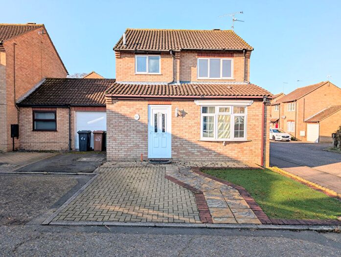 3 Bedroom Link Detached House To Rent In Carradale, Peterborough, PE2