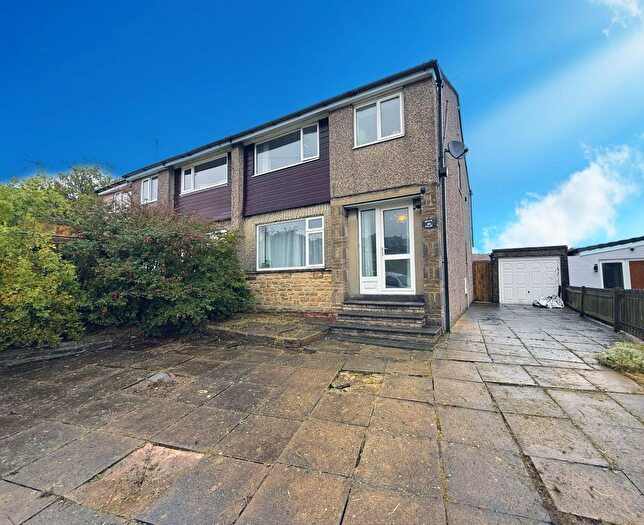 3 Bedroom Semi-detached House For Sale In Clough Lane, Halifax, HX2
