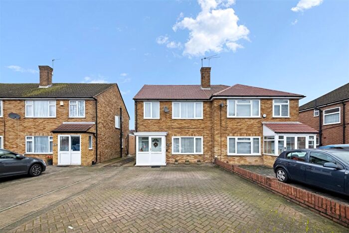 3 Bedroom Semi Detached House For Sale In Uxbridge Road, Hayes, UB4