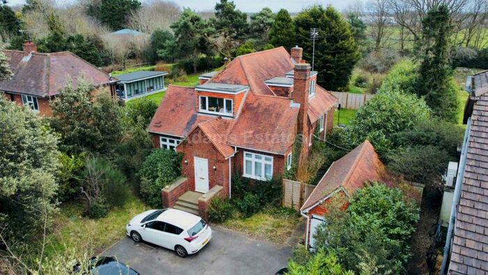 5 Bedroom Detached House To Rent In Pitts Lane, Earley, RG6