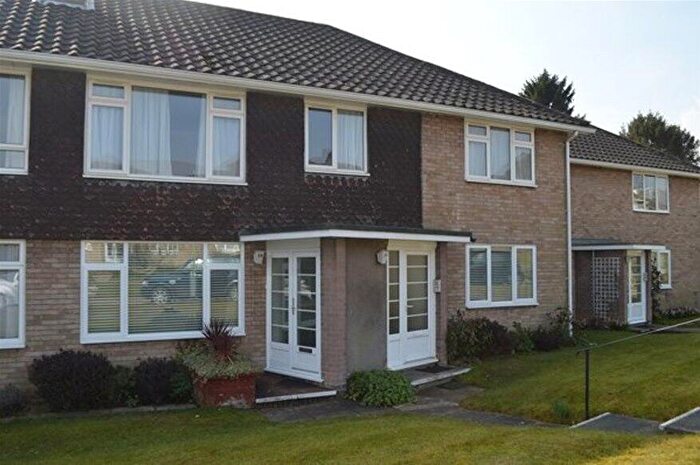 2 Bedroom Flat To Rent In Charmouth Court, St Albans, AL1
