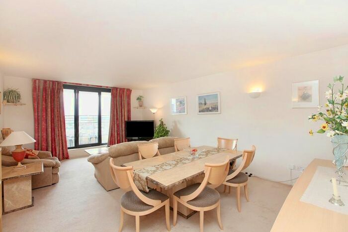 2 Bedroom Flat To Rent In Cromwell Road, South Kensington, London, SW7