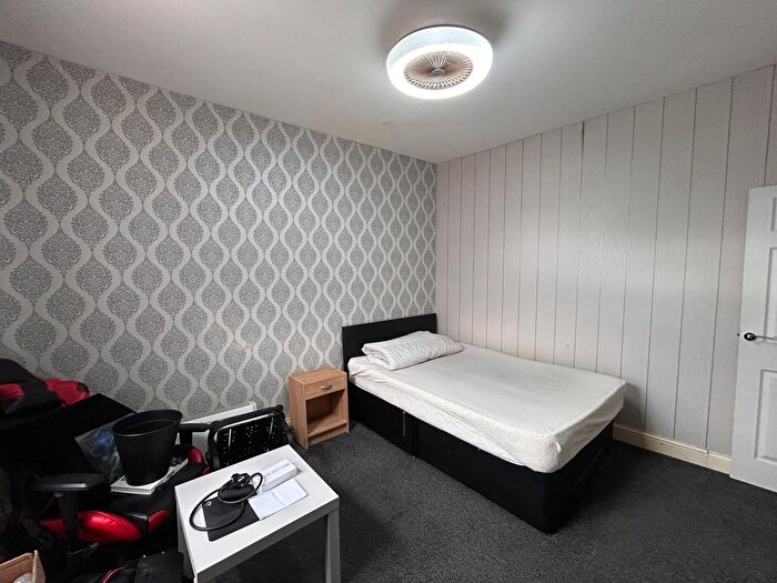 4 Bedroom Terraced House To Rent In Waterloo Road, Smethwick, B66