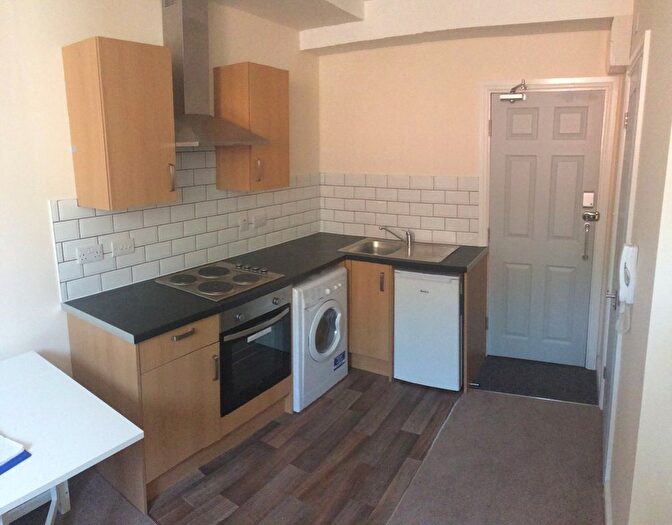 Studio To Rent In Westgate, Wakefield, WF2