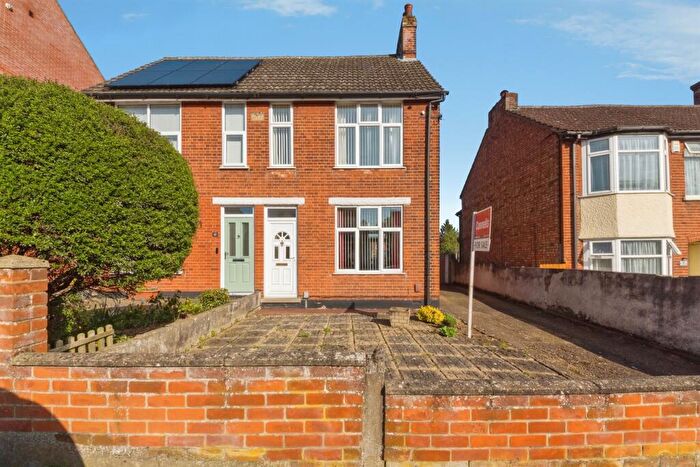3 Bedroom Semi Detached House For Sale In Alan Road, Ipswich, IP3