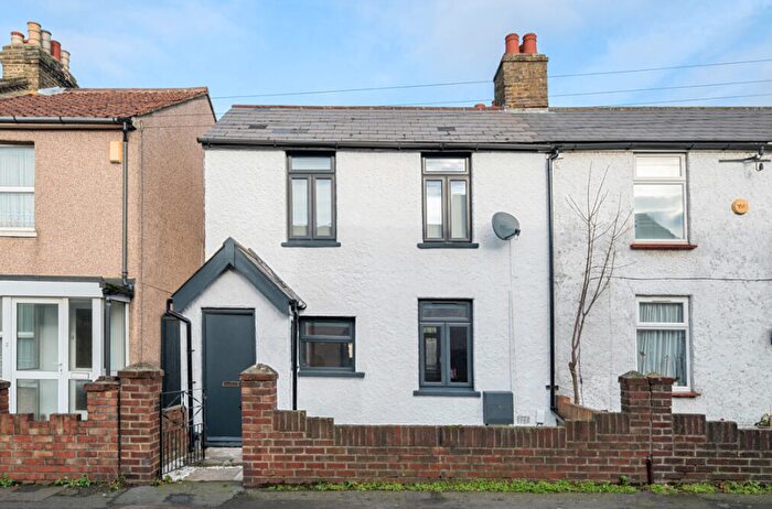 4 Bedroom Semi-detached House To Rent In North Street, Bexleyheath, DA7